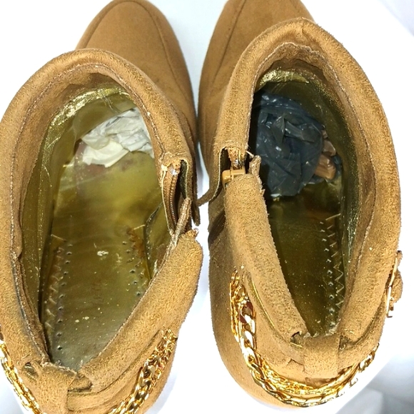 Anisette Suede Shorty Wheat Booties - Picture 5 of 5